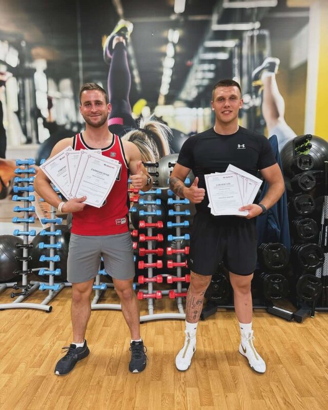 Absolwentka Fit-Academy z certyfikatem